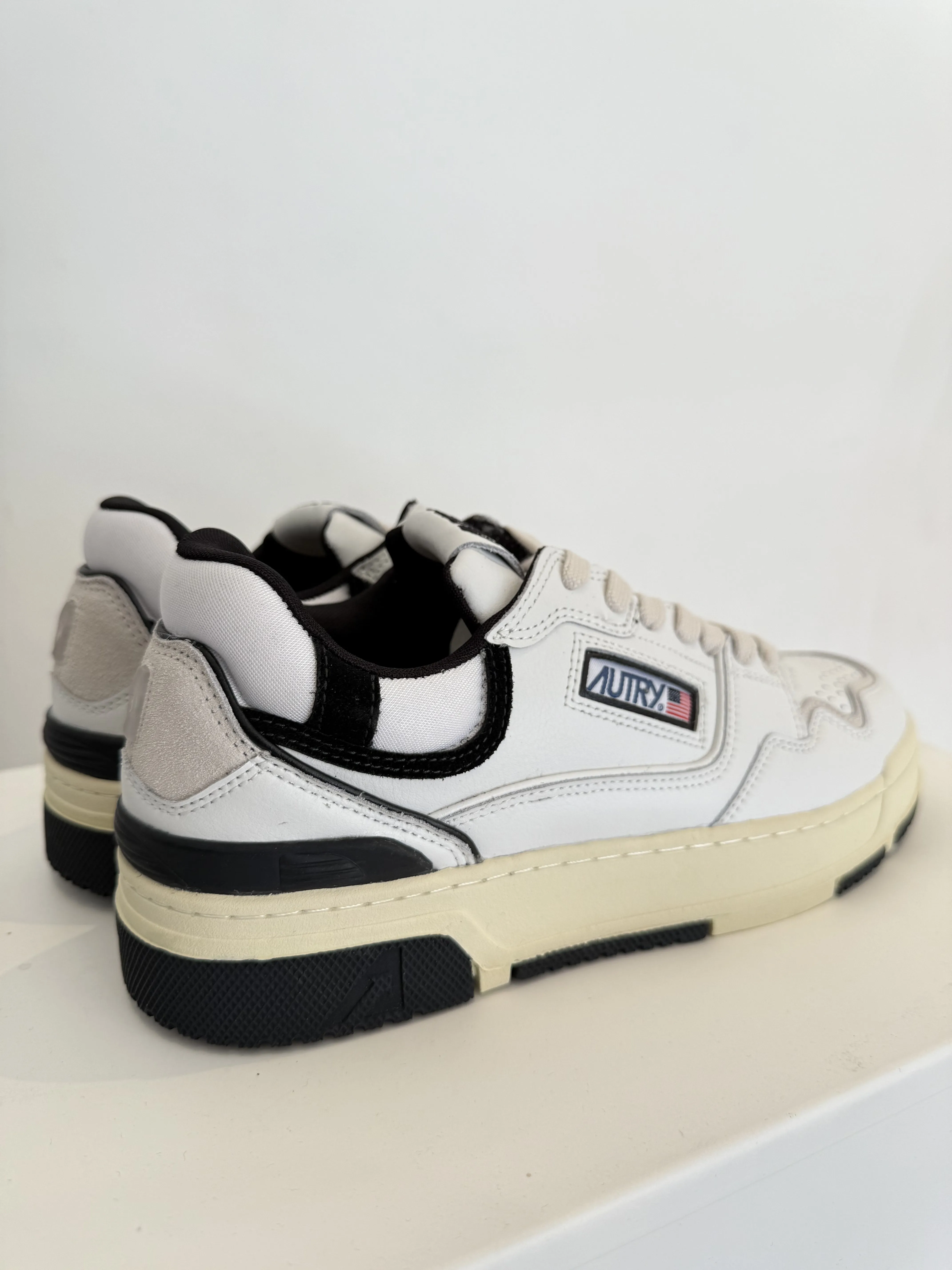 CLC Low Sneakers in White Leather/Black Suede