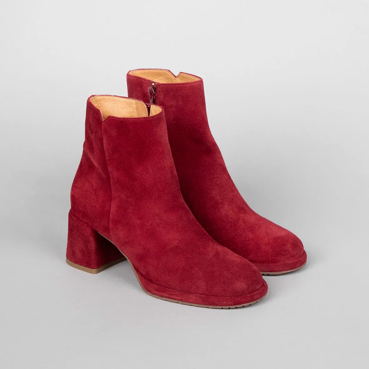 Mona Wine Suede