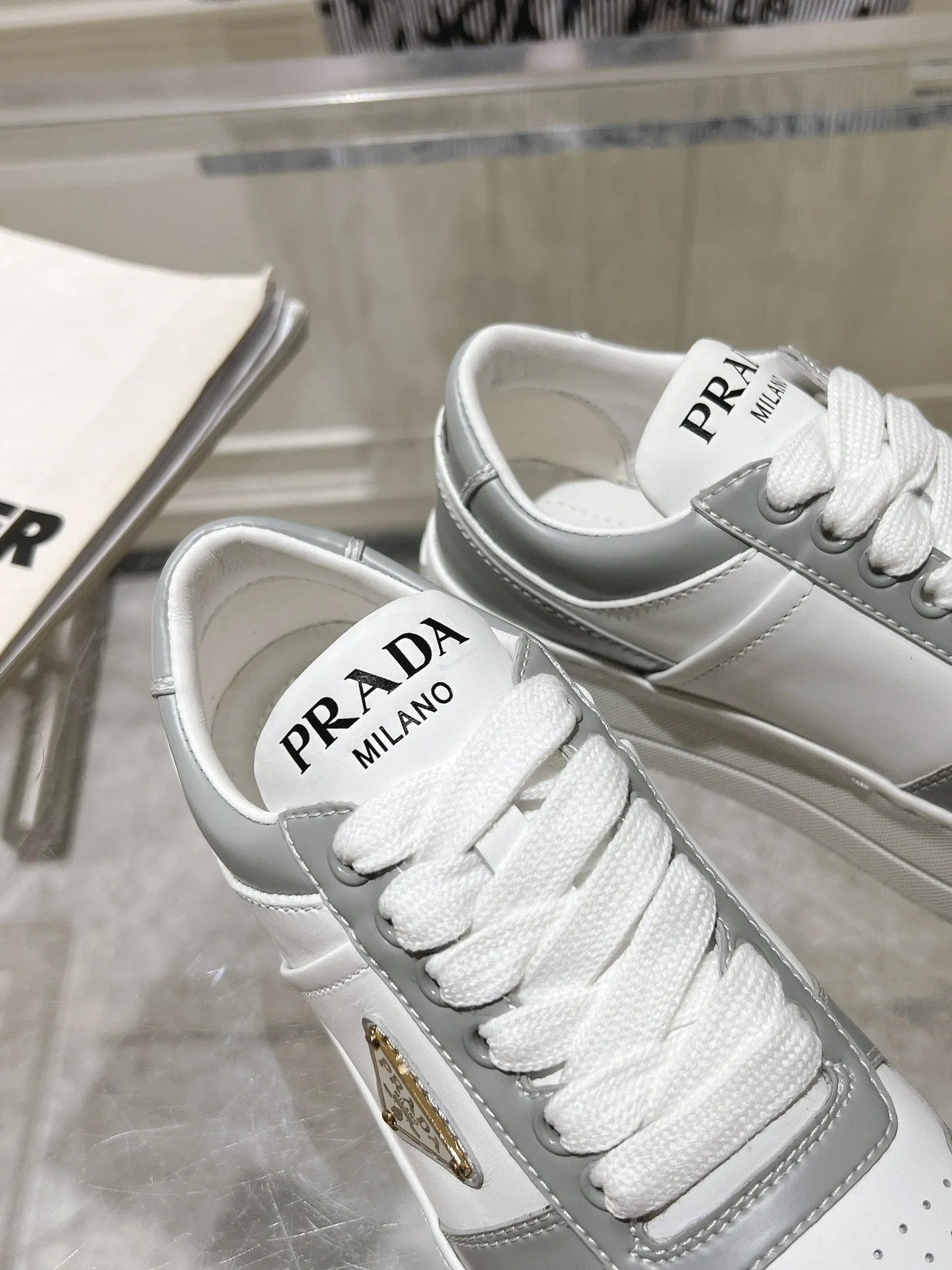 PRA DOWNTOWN BOLD SNEAKERS WHITE AND LIGHT GRAY CALFSKIN